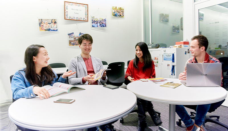 星空体育app官方下载 ©iStock.comこの記事の画像（8枚）「なんじゃこりゃ」以前、訪れたマクドナルドやスタバや高島屋のあるホーチミンとは打って変わった街並み